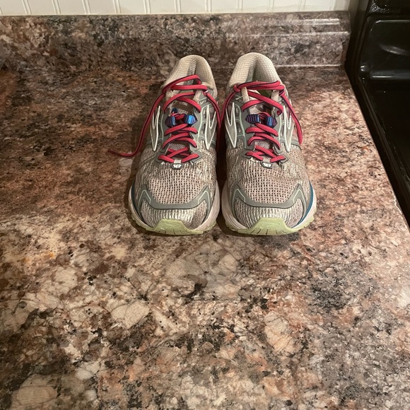 Ladies Brooks Ravenna 6 shoes - Picture 2 of 8